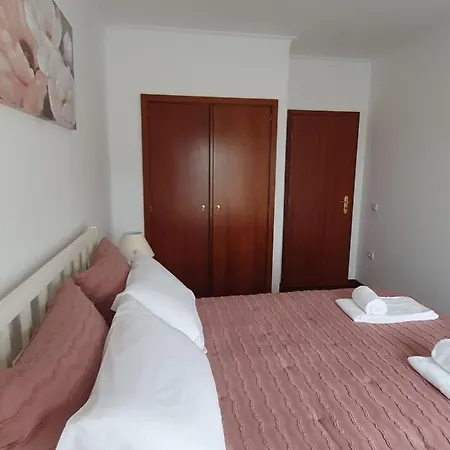 Lousa's Brown & White Appartamento *