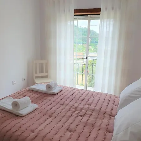 Lousa's Brown & White * Lousã