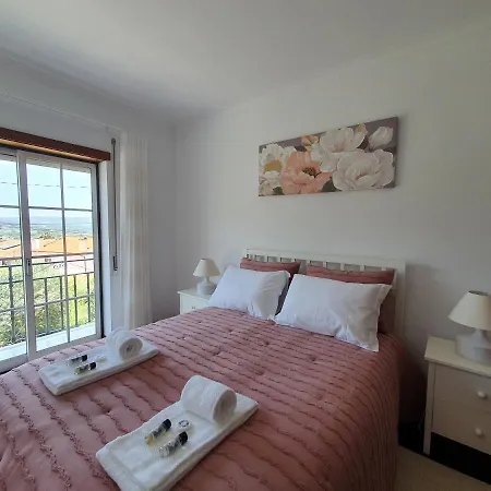 Lousa's Brown & White