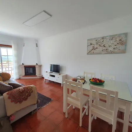 Apartment Lousa's Brown & White