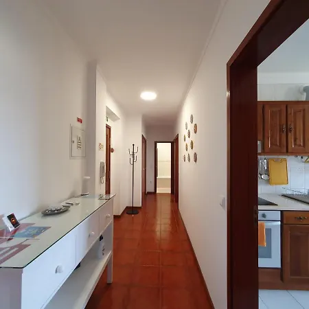 Lousa's Brown & White Lejlighed *