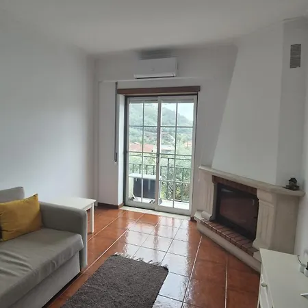 Lousa's Brown & White Appartamento *