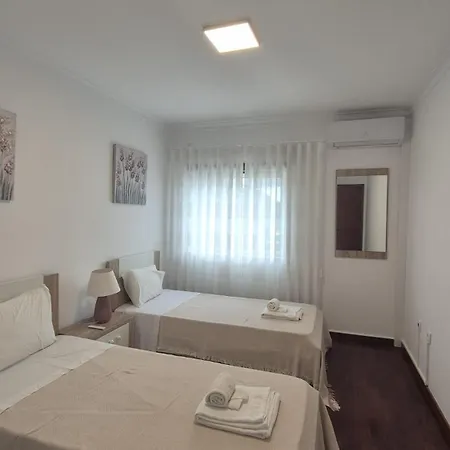 Lousa's Brown & White * Lousã