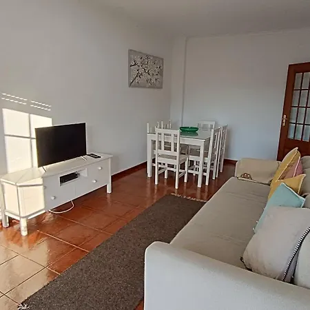 Lousa's Brown & White Appartamento *