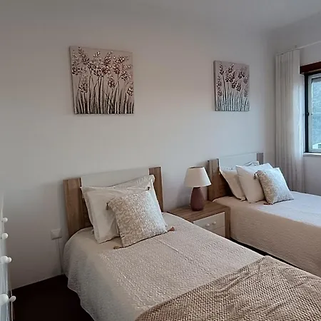 Lousa's Brown & White