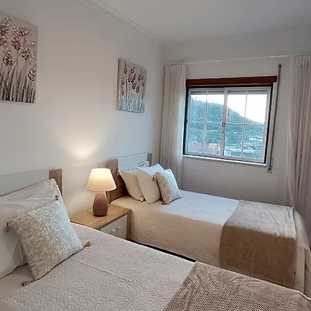 Lousa's Brown & White Apartmán