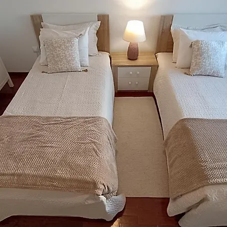 Lousa's Brown & White Apartmán *