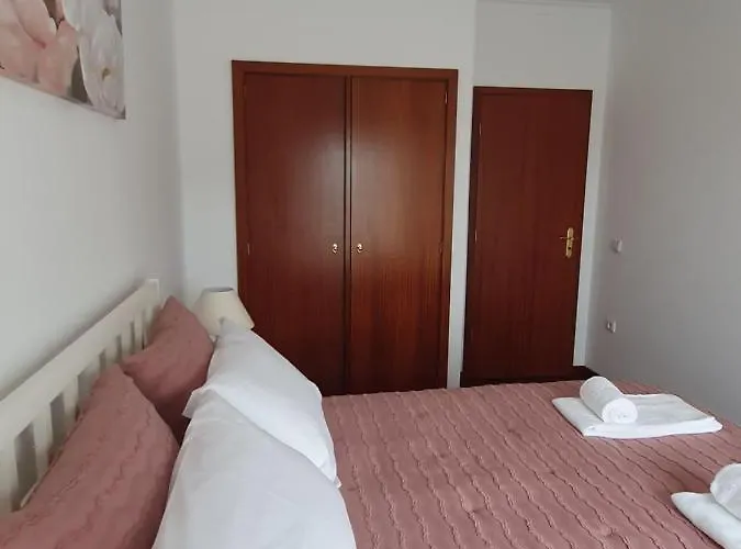 Lousa's Brown & White Appartement *