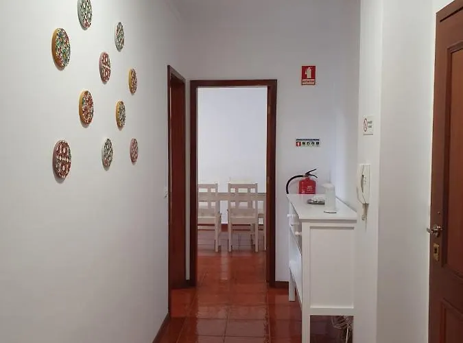 Lousa's Brown & White * Lousã