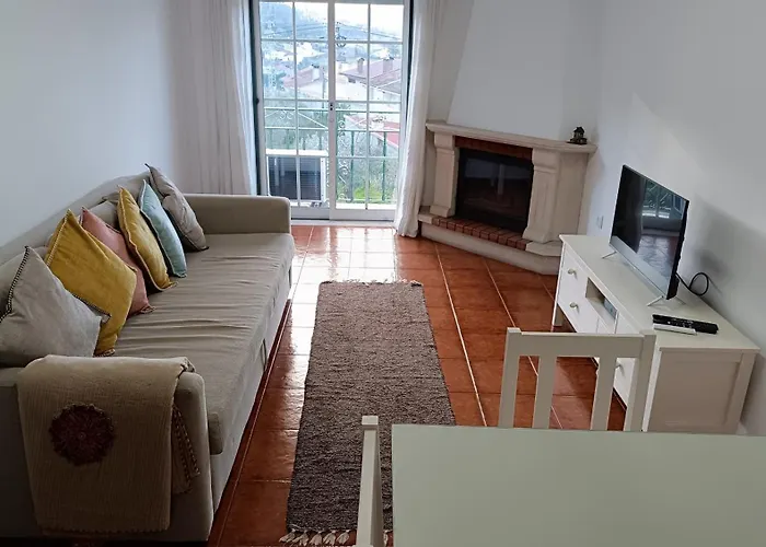 Lousa's Brown & White Appartement Lousã