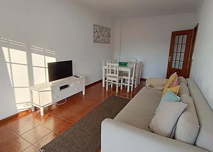 Lousa's Brown & White Appartement *